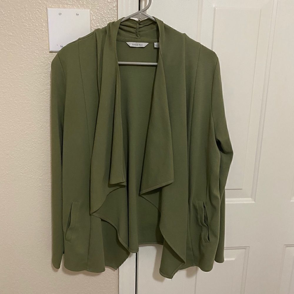 🆕💼Amber Sun Drape Front Olive Green Cardigan - Picture 2 of 8